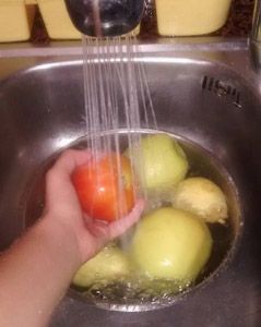 lavar y desinfectar correctamente la fruta