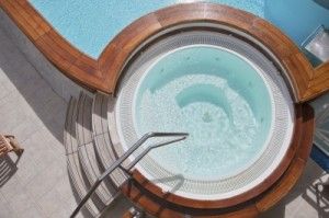 desinfectar el agua de piscinas y spas